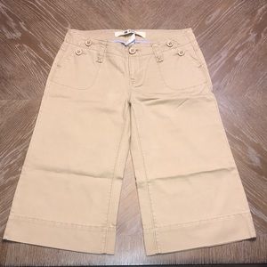 GAP ORIGINAL LOW RISE CROP KHAKI PANTS